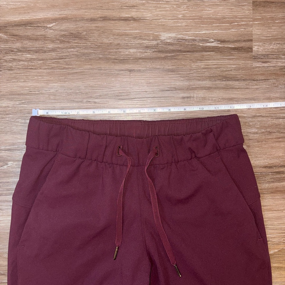lululemon athletica Women's On The Fly in Plum - Picture 3 of 7
